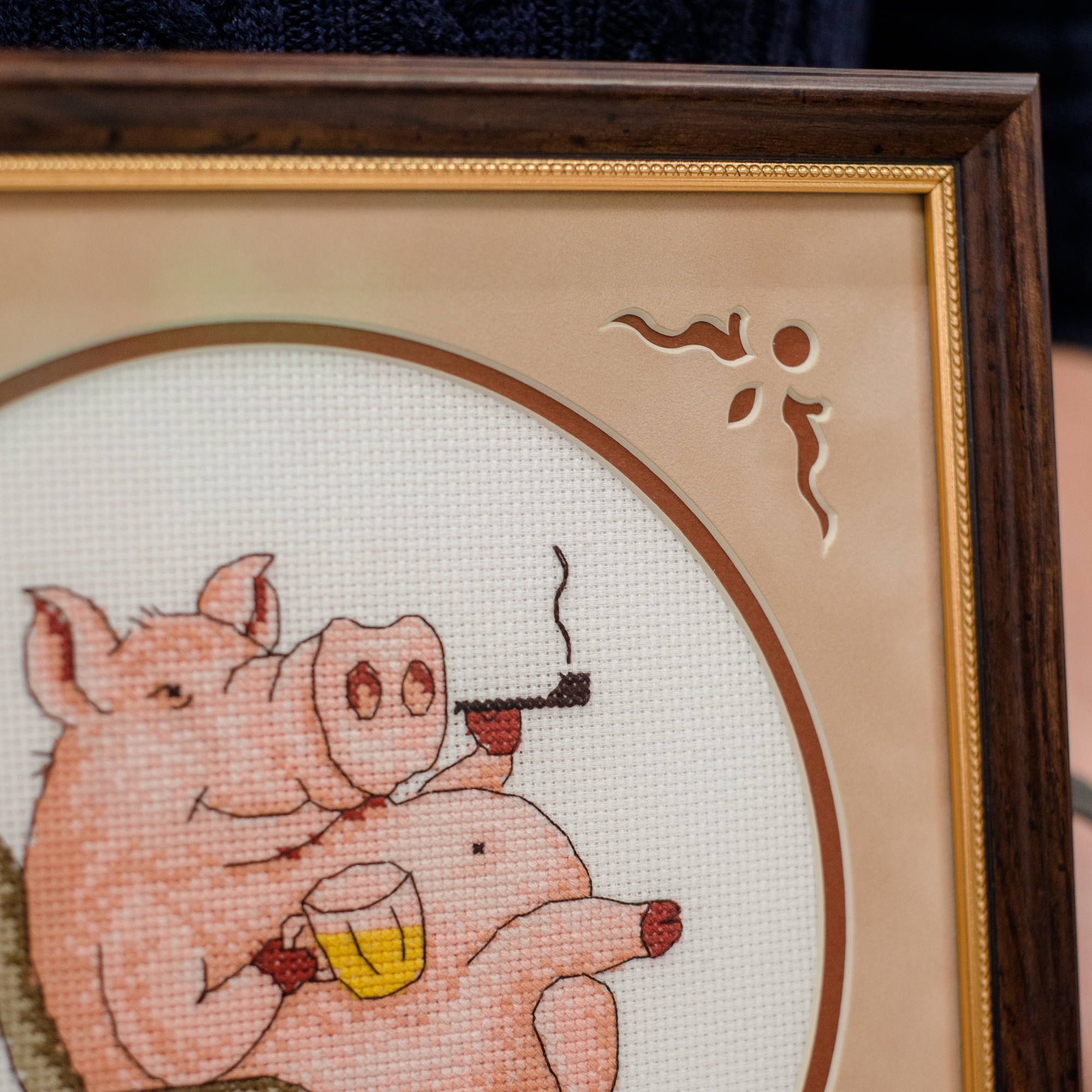 Фигурная вырубка на паспарту